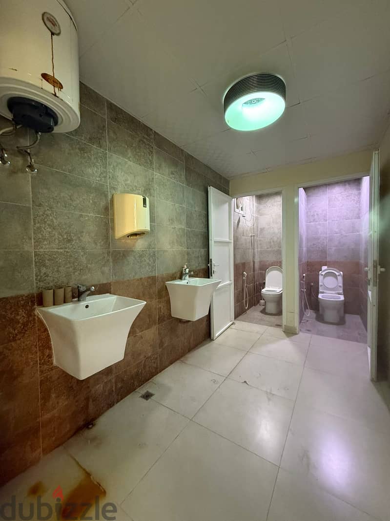 مكتب للايجار بوشر(205م)Office for rent in Bausher 1