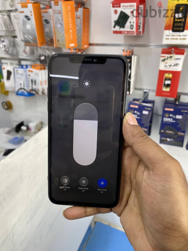 Apple - iPhone 11 Pro Max 7
