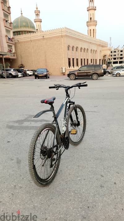 GIERN BRAND NEW CYCLE only used 1month 29 size