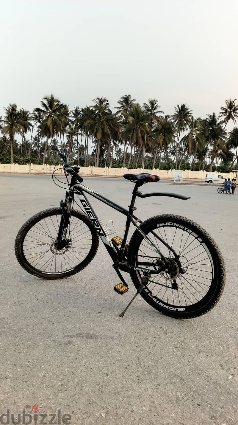 GIERN BRAND NEW CYCLE only used 1month 29 size 2