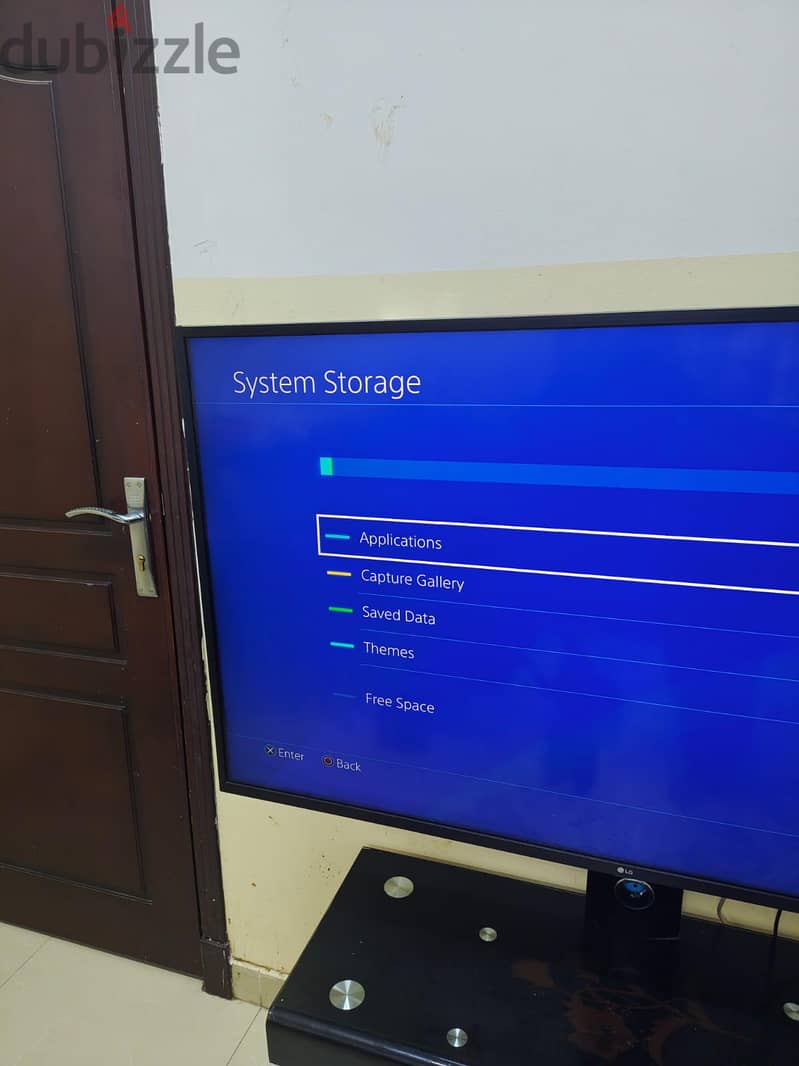 Playstation 4 pro with 2 original controller 8