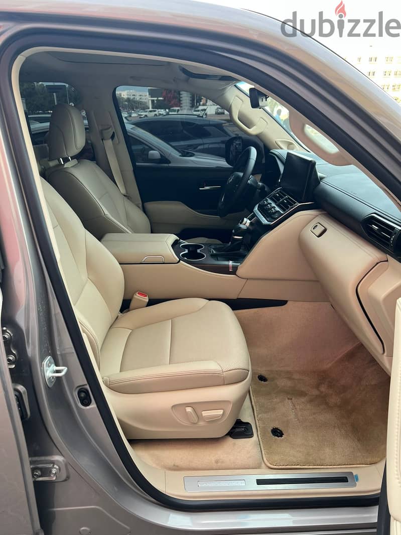 Toyota Land Cruiser 4