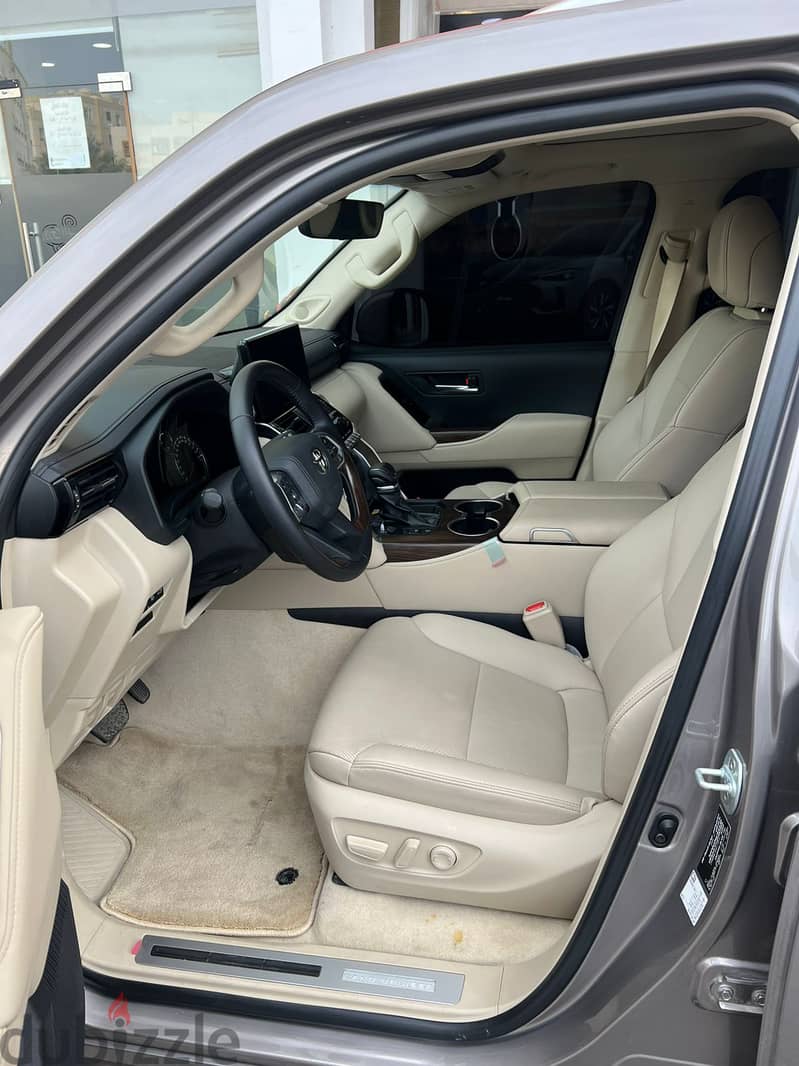 Toyota Land Cruiser 5