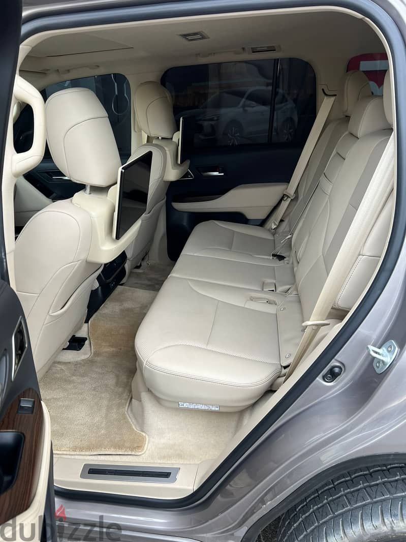 Toyota Land Cruiser 6