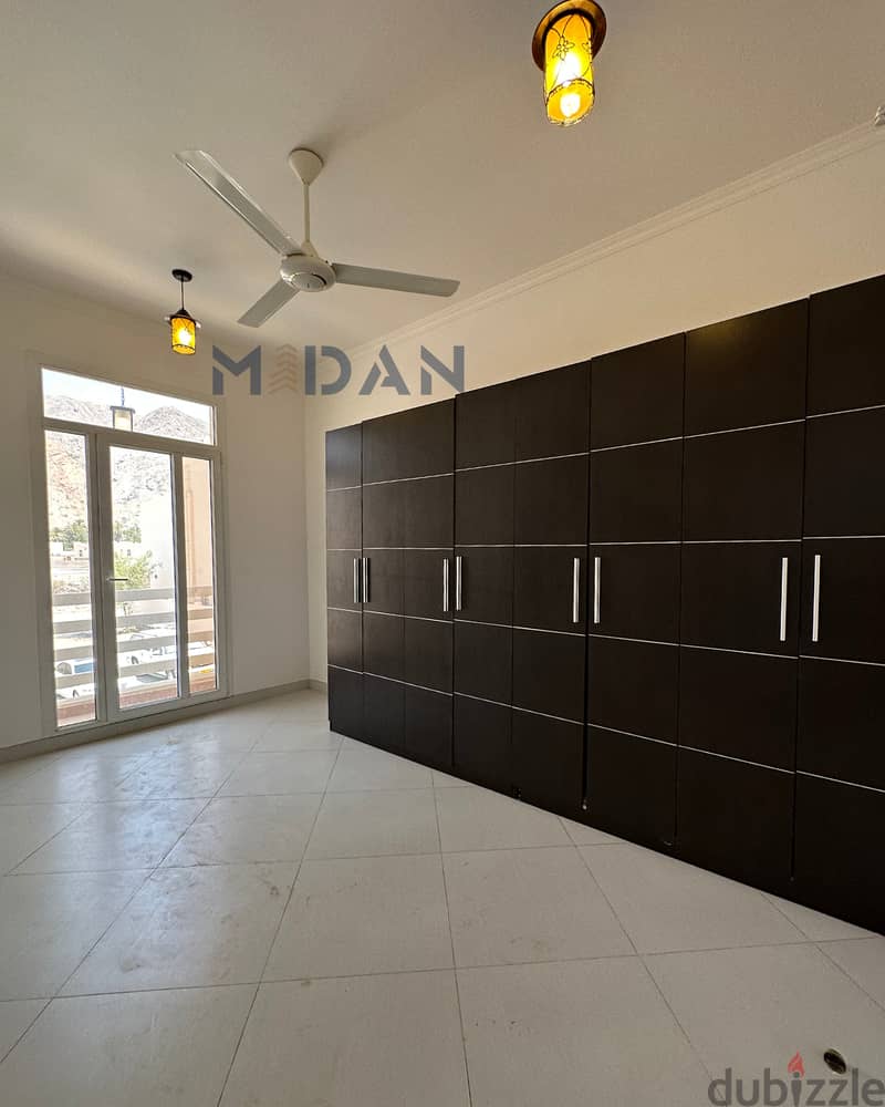 Luxury 5 BR Villa for Rent in Bousher 10