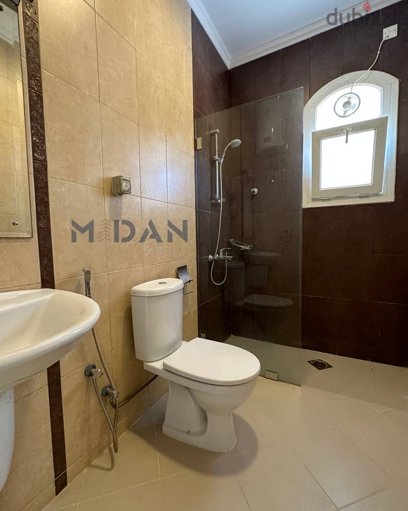 Luxury 5 BR Villa for Rent in Bousher 17