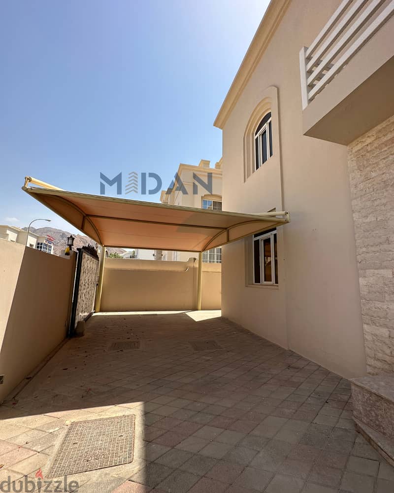 Luxury 5 BR Villa for Rent in Bousher 18