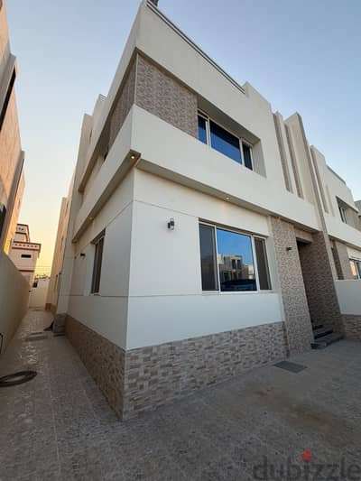 فيلا للايجار في الموالح /villa for rent in mawaleh