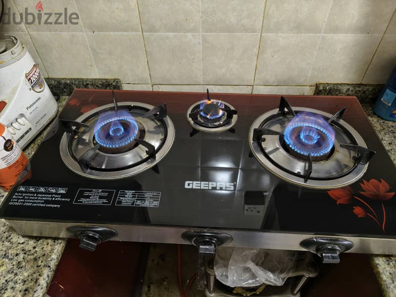 geepas 3 burner gas for sale 4 riyal 2