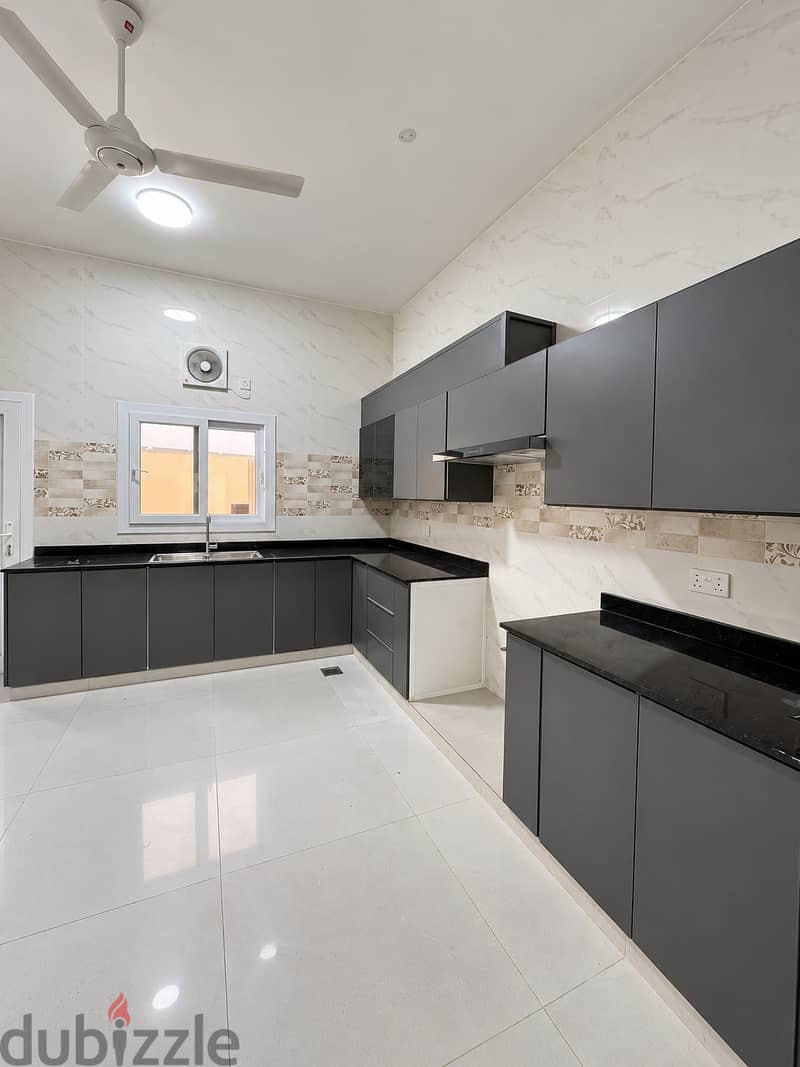 Villa for rent in Al Seeb SR-NS-1872 4