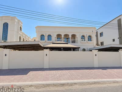 villa for rent in azaiba / فيلا للايجار في العذيبة