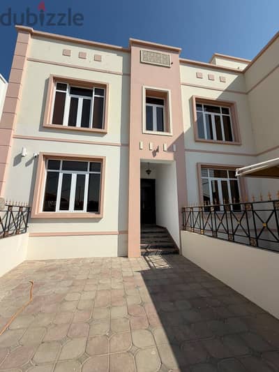 villa for rent in azaiba / فيلا للايجار في العذيبة
