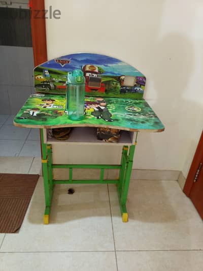 study table good condition