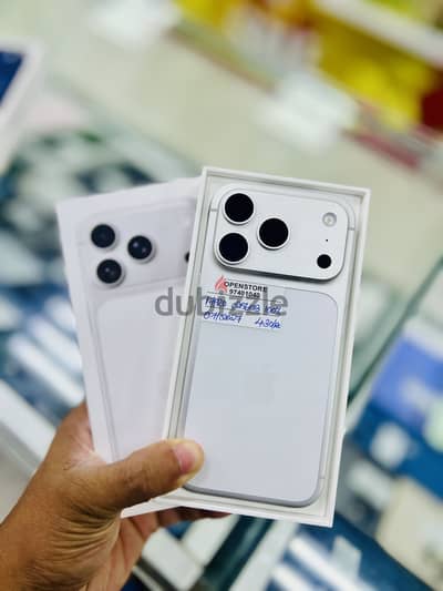 iPhone 17 Pro 256GB Silver 100% Battery with 10 month apple warranty.