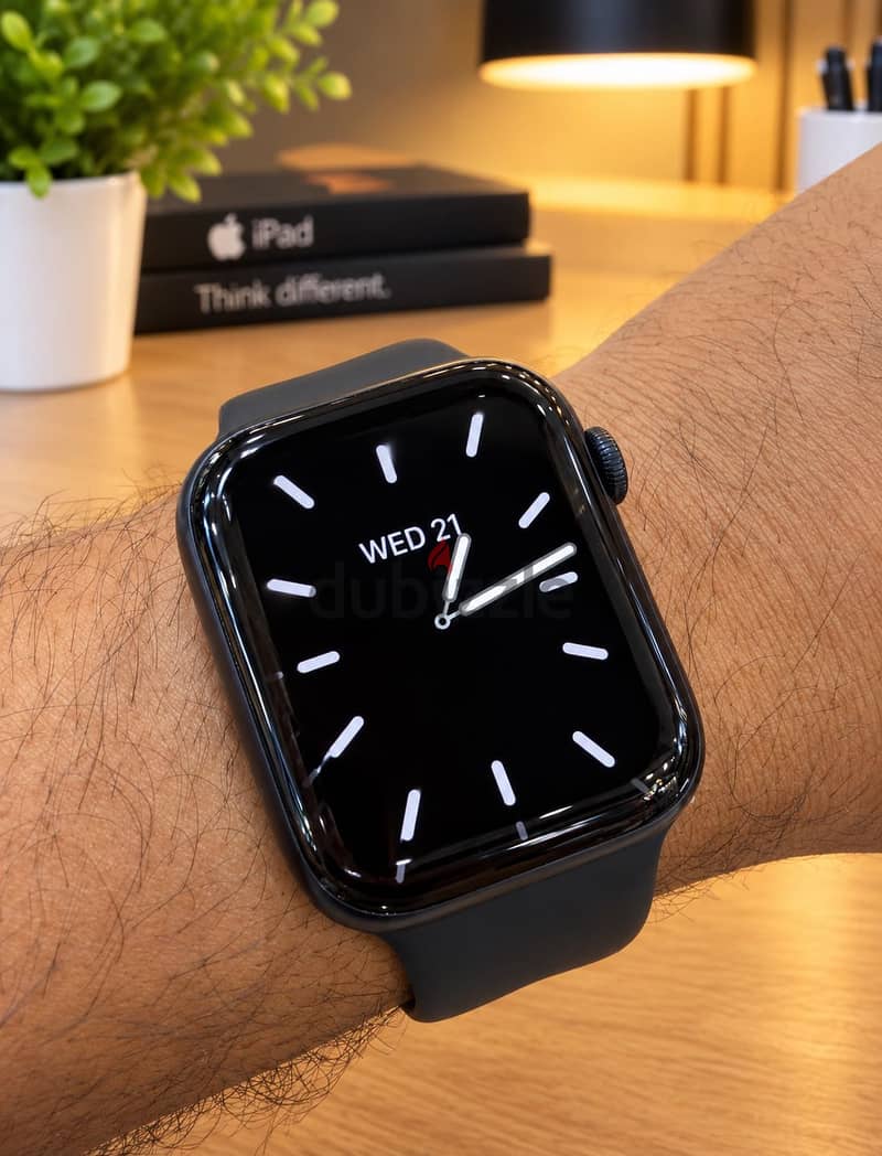 Apple Watch Series 7 – 45mm Midnight Black 100% Clean Condition. 1