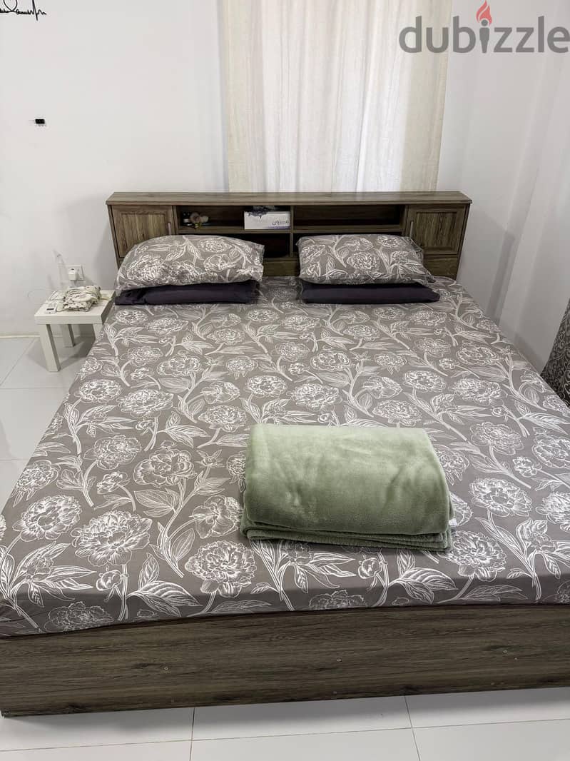 Girls bed space available Al khuwair 33 4