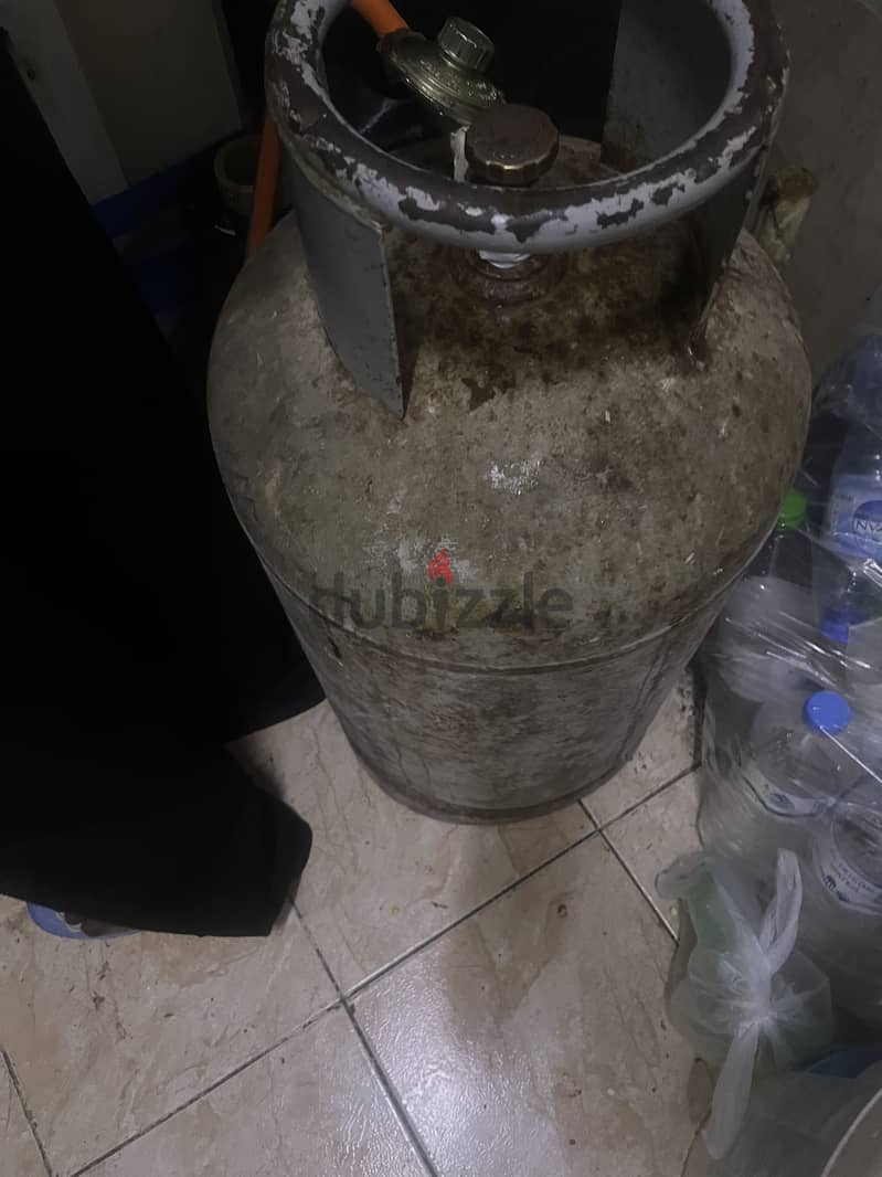 Gas cylinder 1
