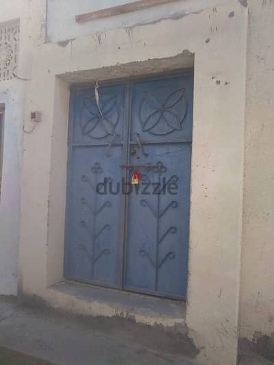 بيت صغير مؤثث