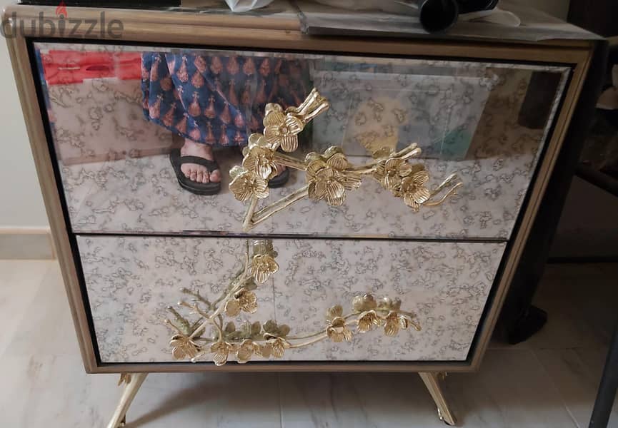 Glass side cabinets 2