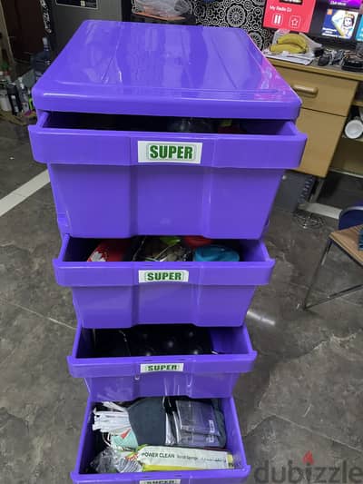 Strong Multipurpose 4 drawer with wheels