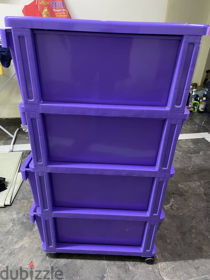 Strong Multipurpose 4 drawer with wheels 1