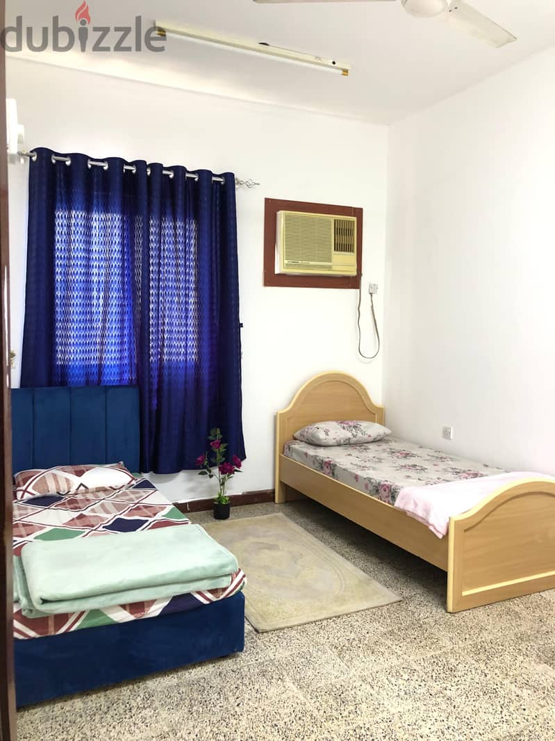 SHEARING ROOM AND BEDS SPACE AVAILABLE FOR RENT ONLY FOR LADIES 5