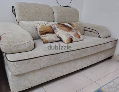 ثلاثه كنبات للبيع حاله ممتازه