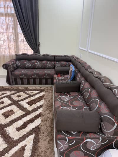 أثاث مستعمل راقي وبحالة جيدة