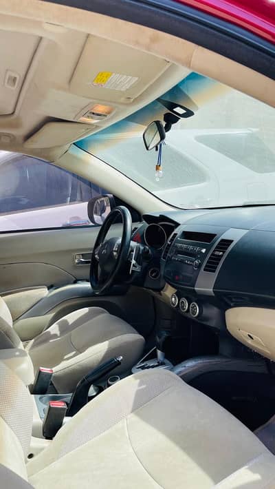 Mitsubishi Outlander 2012