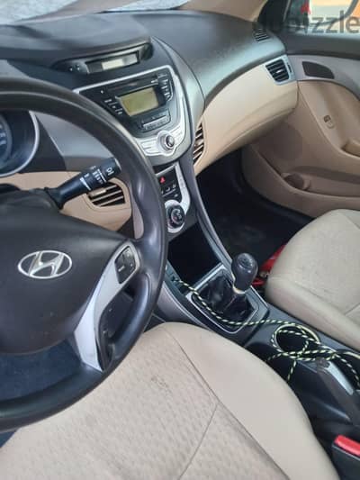 Hyundai Elantra 2012