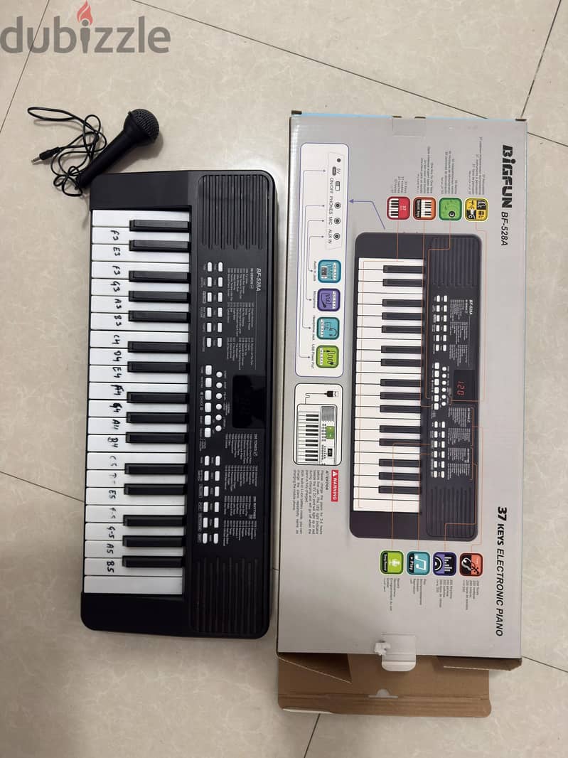 Bigfun 37-Key Electronic Piano Keyboard with Microphone & Original Box 1