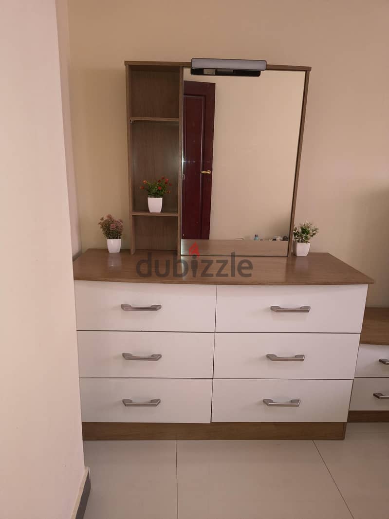 Danube dressing table with mirror and 6 drawers 1