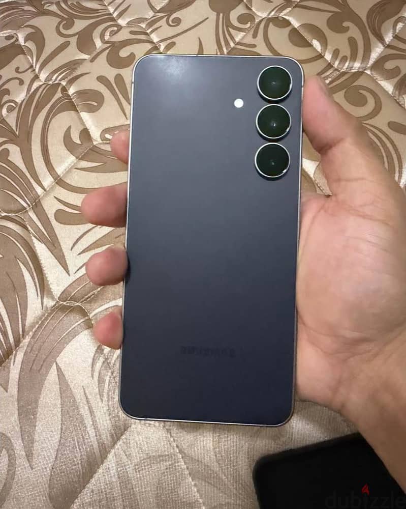 Samsung S25 FE (just few days used like a new) 2