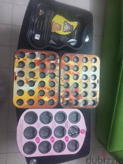 Baking trays set of 4