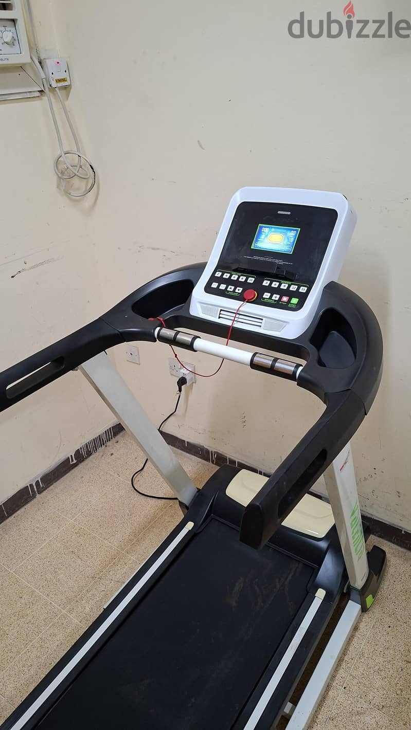 Treadmill with Automatic Inclined Function(Can Delivere also) 12