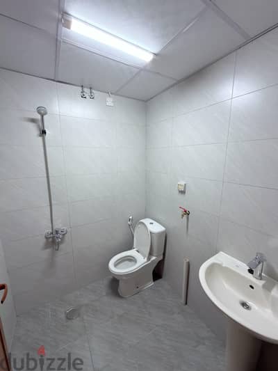 Room for rent in Al Ghubra South غرفه للايجار في الغبره الحنوبيه