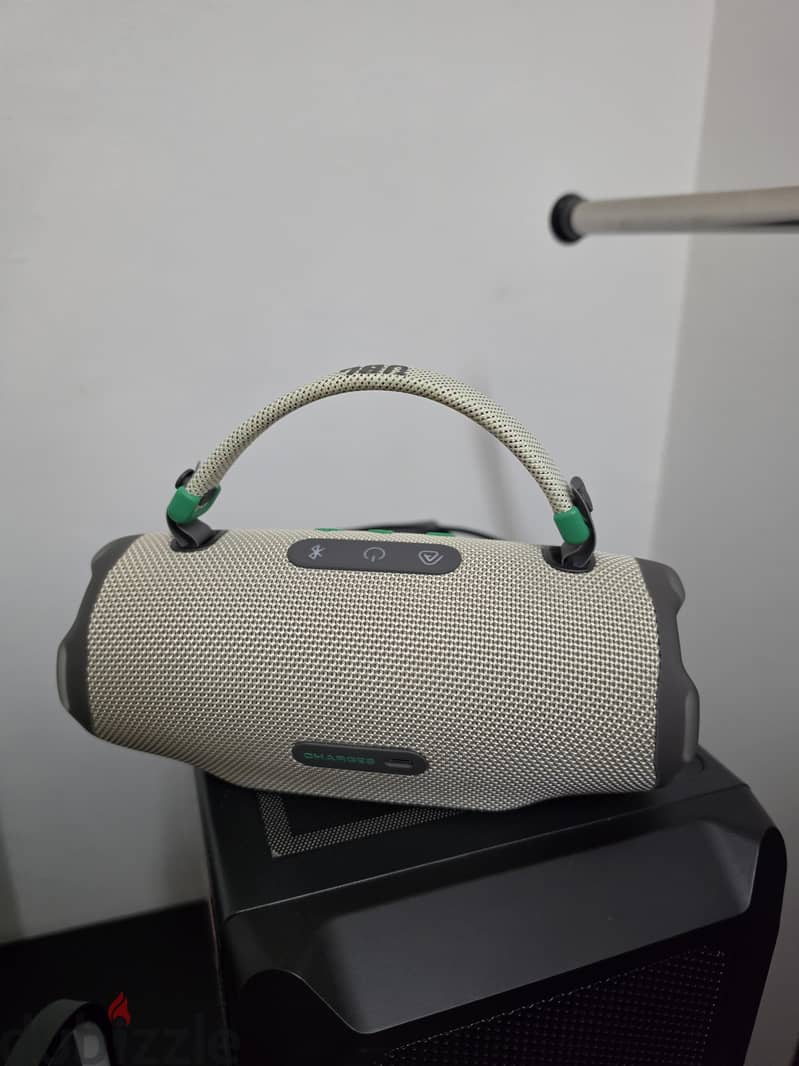 JBL Charge 6 - Sand color 2