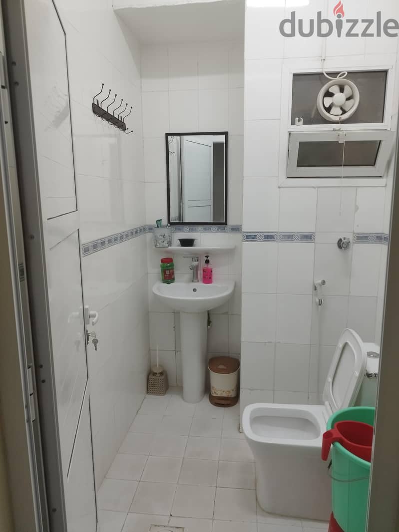 for rent working couple&single working Ladies. . contact 76375261 1