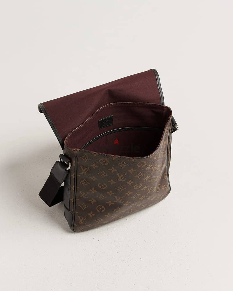 Louis Vuitton Monogram Messenger Bag – Box & Dust Bag Included 1