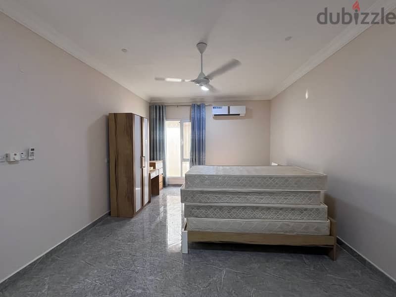 4 BR Spacious Villa in Al Mawaleh - Close to Amenities 13