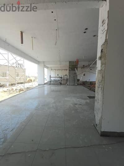 SHOWROOM IN NEW BUILDING FOR RENT PERFECT LOCATION