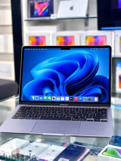 Used MacBook Air M4 in oman | 512GB SSD