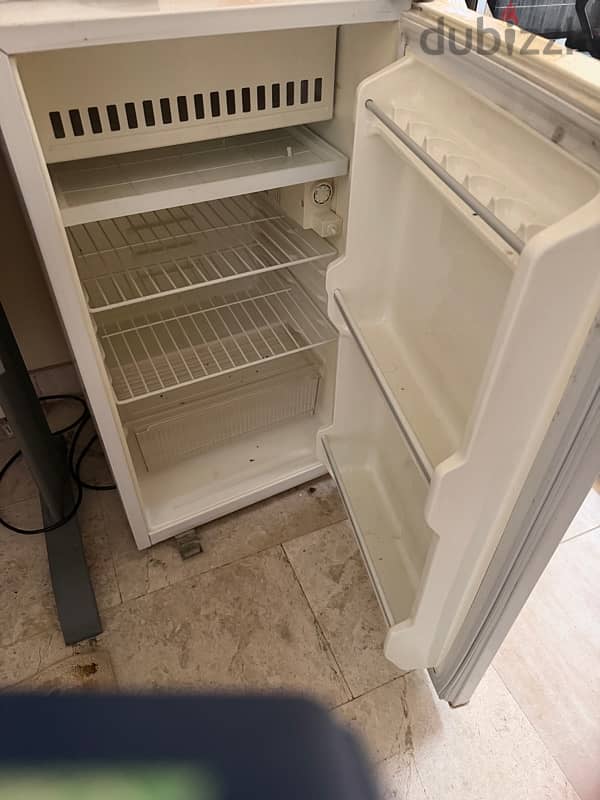 Used DAEWOO Refrigerator FR-142 140ltrs 3