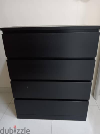 Chest of drawers