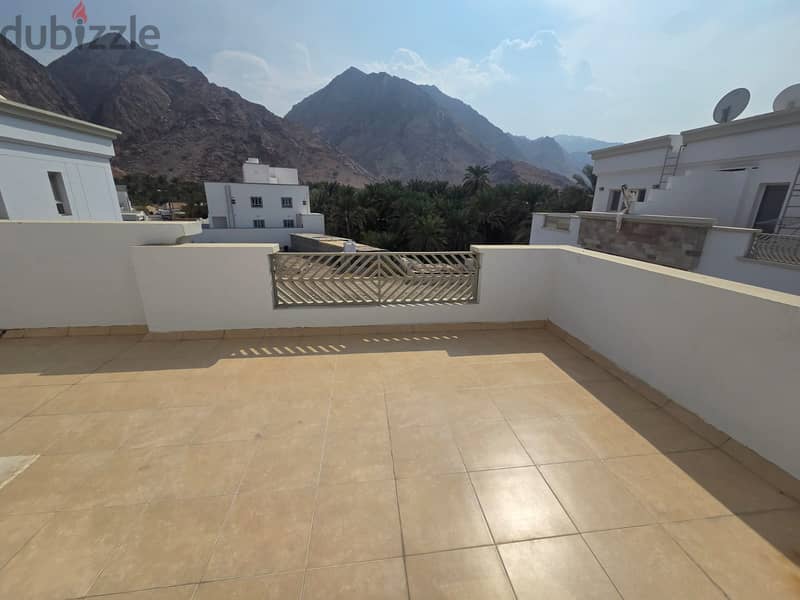 3 BR + Maid’s Room Complex Villa in Bosher - Well Designed 10
