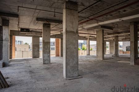 Showroom & Three Commercial Floors for Rent | Burj Barka, Muscat - للإيجار معرض تجاري و3 طوابق