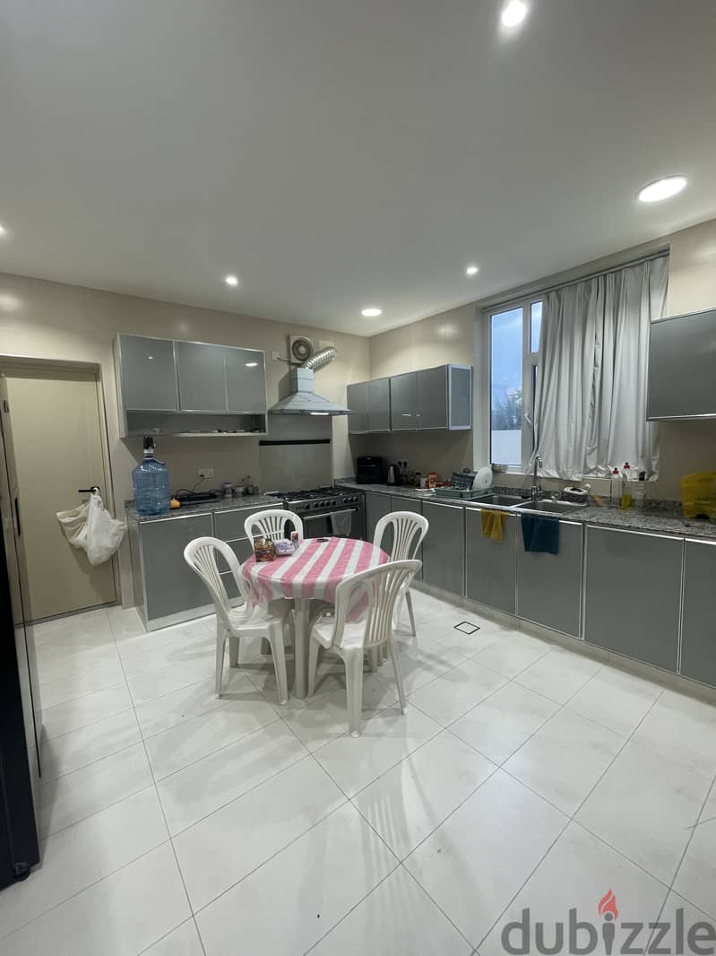 For rent for ladies only, a master room within a luxurious house 1