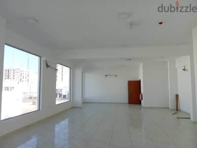 Showroom first floor for rent in Amerat souq
