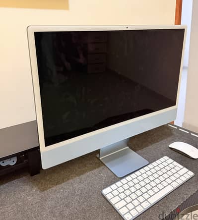 iMac 24 8GB 512HD 2023 model