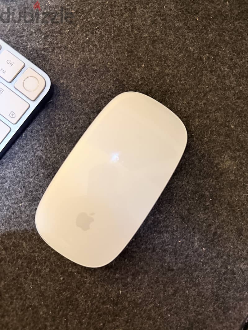 iMac 24 8GB 512HD 2023 model 2